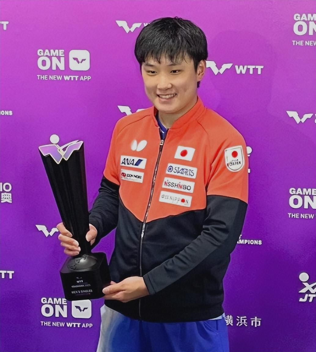 他喷早田希, 他赢球后王