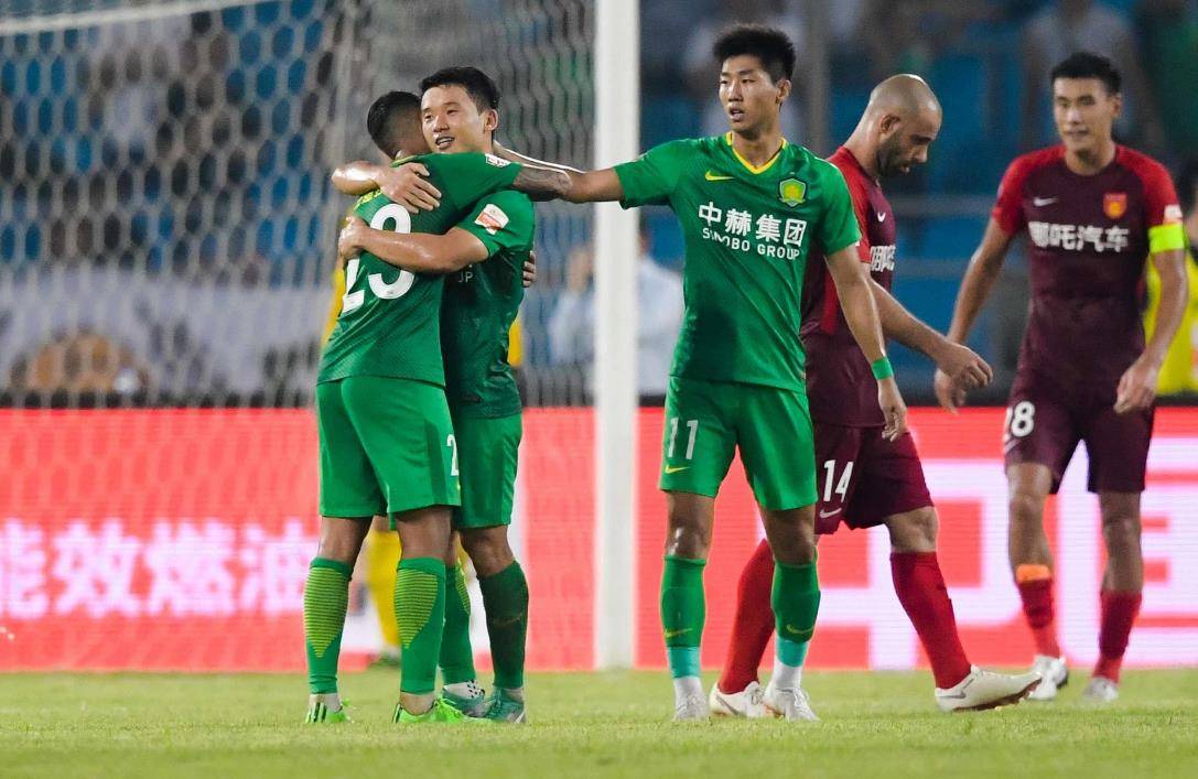 继续为国安, 前锋